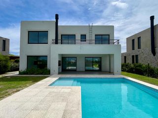 Foto 28 de Casa en Venta en Canton al Golf - Canton Golf - vista al lago