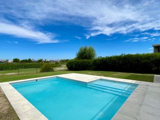 Foto 1 de Casa en Venta en Canton al Golf - Canton Golf - vista al lago