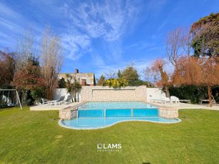 Foto 4 de Espectacular chalet con piscina en Barrio Los Troncos - Alquiler Temporario