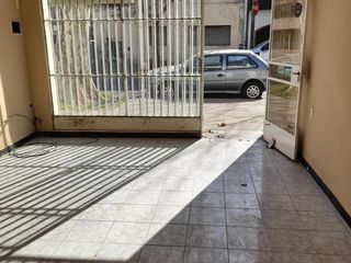 Foto 1 de Local en alquiler - 1 Ambiente 1 Baño - 20Mts2 - Velez Sarsfield