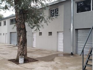 Foto 11 de DEPOSITOS ALQUILER 134 M2  POLO 21  Pontevedra Merlo