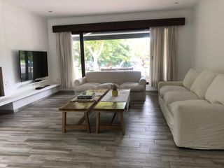 Foto 17 de Santa Maria de Tigre Casa en venta frente a las amarras