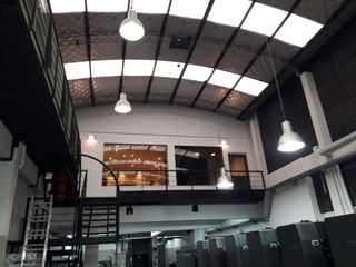 Foto 1 de Oficinas 400m2   gran galpón - Florida