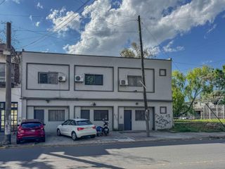 Foto 9 de PH en  venta 3 ambientes al frente con Jardin y pileta.