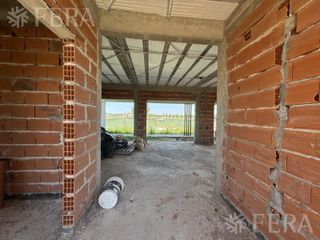 Foto 5 de Venta de casa en construcción de 6 ambientes con piscina  en Area 60