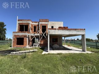 Foto 4 de Venta de casa en construcción de 6 ambientes con piscina  en Area 60