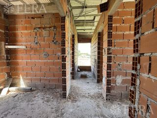 Foto 16 de Venta de casa en construcción de 6 ambientes con piscina  en Area 60
