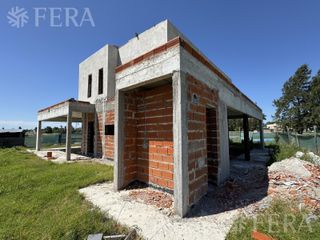 Foto 22 de Venta de casa en construcción de 6 ambientes con piscina  en Area 60