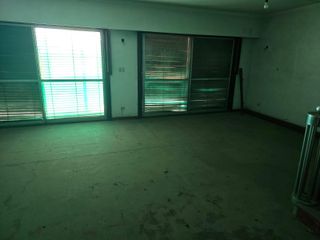Foto 13 de En Alquiler | Ideal Empresas - Importante Propiedad Emplazada sobre 2.000m2 de Terreno | 8 Ambientes distribuidos en 2 Plantas |