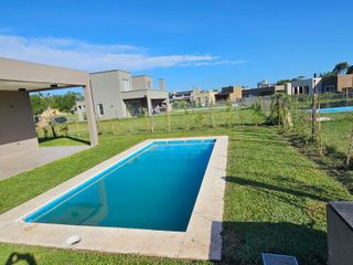 Foto 24 de Casa con 3 dormitorios, Jardín y Pileta en Alquiler Temporario