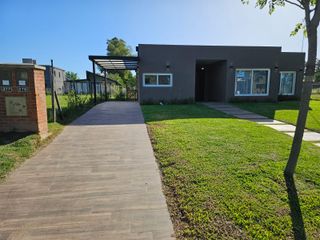 Foto 3 de Casa con 3 dormitorios, Jardín y Pileta en Alquiler Temporario