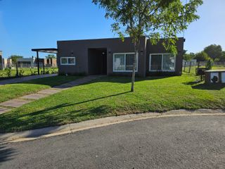 Foto 4 de Casa con 3 dormitorios, Jardín y Pileta en Alquiler Temporario