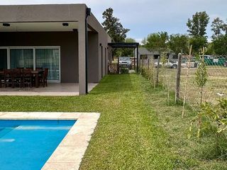 Foto 21 de Casa con 3 dormitorios, Jardín y Pileta en Alquiler Temporario