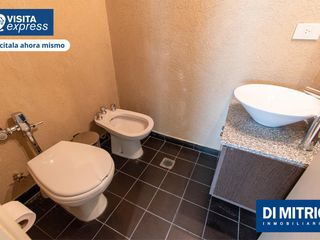 Foto 8 de Departamento de 3 ambientes con dependencia reformado como oficina! Visitalo Express HOY mismo!