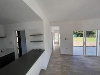 Foto 9 de Casa en venta - 2 dormitorios 1 baño - 1000 mts2 - Punta Indio