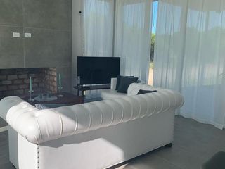 Foto 5 de Alquiler Temporal Casa con Piscina en Barrio Senderos IV Costa Esmeralda