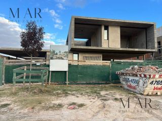Foto 16 de Casa en Venta en Los Puentes, Nordelta con salida a la laguna