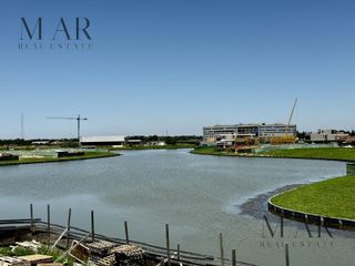 Foto 17 de Casa en Venta en Los Puentes, Nordelta con salida a la laguna