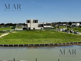 Foto 19 de Casa en Venta en Los Puentes, Nordelta con salida a la laguna