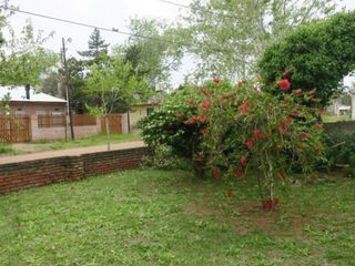 Foto 2 de Casa en venta - 2 dormitorios 2 baños 1 cochera - 200Mts2 - Las Toninas