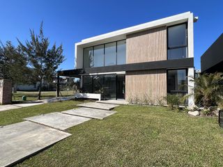 Foto 2 de Casa en Brisas de Adrogué