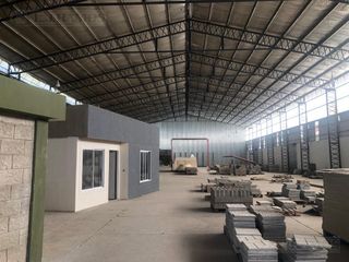 Foto 1 de Depósito en  Alquiler en Zárate