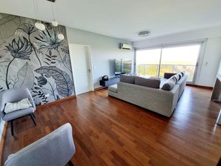 Foto 1 de VENTA CON RENTA 2 AMB. VISTA AL RIO PISO ALTO - ZENCITY PUERTO MADERO SIN COCHERA