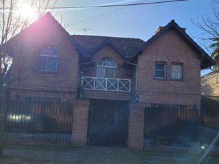 Foto 1 de Casa - Don Torcuato