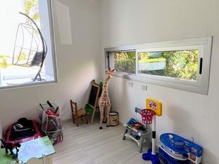 Foto 15 de Casa Moderna En Venta al agua con vista al Golf y Piscina climatizada! - El Cantón- Escobar