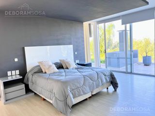 Foto 18 de Casa Moderna En Venta al agua con vista al Golf y Piscina climatizada! - El Cantón- Escobar