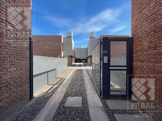 Foto 3 de Casa venta Confluencia Rural, 2 dormitorios, 2 baños, jardín y entrada para auto