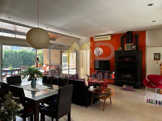 Foto 5 de Casa en  venta Barrio La Arboleda - Garin - Escobar - 5 ambientes - 3 dormitorios - Pileta