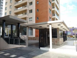 Foto 3 de Departamento en  Venta 3 Amb. c/ cochera  - Edicio c/ SUM - GYM - PISCINA - VIGILANCIA 24 HS