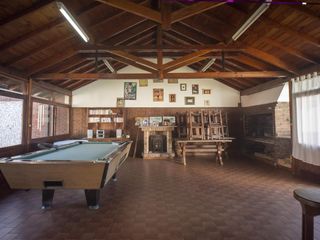 Foto 19 de Excelente Chalet 3 dormitorios, Gge, quincho y piscina. Gran lote de 10 x 73.70.- Banfield Este