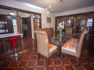 Foto 7 de Excelente Chalet 3 dormitorios, Gge, quincho y piscina. Gran lote de 10 x 73.70.- Banfield Este