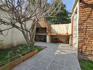 Foto 14 de Casa sobre Av Zanni, a metros de Almafuerte