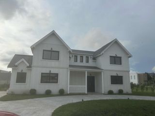 Foto 1 de Casa en venta - 5 Dormitorios 4 Baños - Cochera - 630Mts2 - Mar del Plata