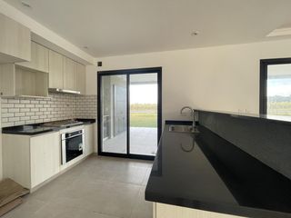 Foto 3 de OPORTUNIDAD!!! Casa en venta en Haras Santa Maria - Molino Sur