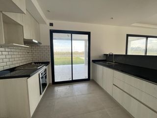 Foto 4 de OPORTUNIDAD!!! Casa en venta en Haras Santa Maria - Molino Sur