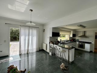 Foto 6 de Casa a la venta Lomas de la Carolina fondo golf 5 dormitorios