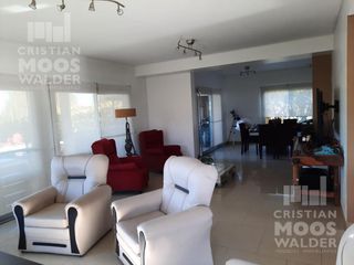 Foto 2 de Casa en venta Complejo Villanueva - Barrio San Francisco.