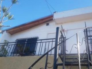 Foto 2 de Casa en venta - 4 dormitorios 4 baños  - Cochera - Quilmes Oeste