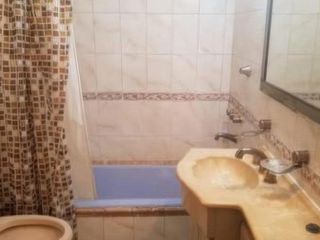 Foto 16 de Casa en venta - 4 dormitorios 4 baños  - Cochera - Quilmes Oeste