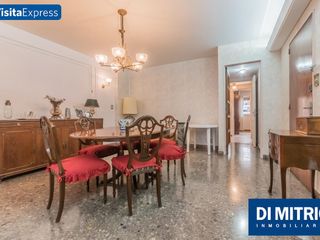 Foto 7 de Visita un Piso de 4 Ambientes con Balcon , Cochera y Baulera, Super amplio!