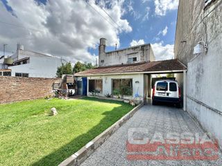 Foto 11 de CASA APTO DOS FAMILIAS EN PH SOBRE LOTE DE 52 X 10, COCHERA, FONDO LIBRE CON PISCINA