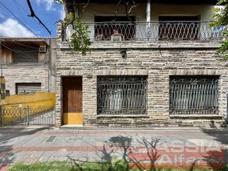 Foto 5 de CASA APTO DOS FAMILIAS EN PH SOBRE LOTE DE 52 X 10, COCHERA, FONDO LIBRE CON PISCINA