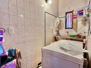 Foto 35 de CASA APTO DOS FAMILIAS EN PH SOBRE LOTE DE 52 X 10, COCHERA, FONDO LIBRE CON PISCINA