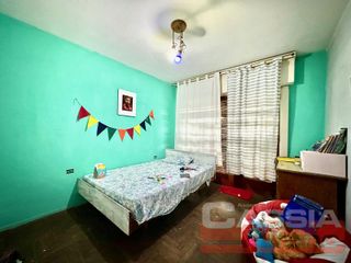 Foto 18 de CASA APTO DOS FAMILIAS EN PH SOBRE LOTE DE 52 X 10, COCHERA, FONDO LIBRE CON PISCINA