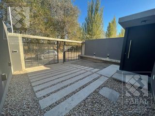 Foto 3 de Casa venta Ayres del Limay, 2 dormitorios, 2 baños, jardín y cochera