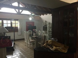 Foto 10 de Venta de Chalet 4 Amb. en 2 Plantas S/Lote 500Mts.   Villa Lugano - Excelente Estado